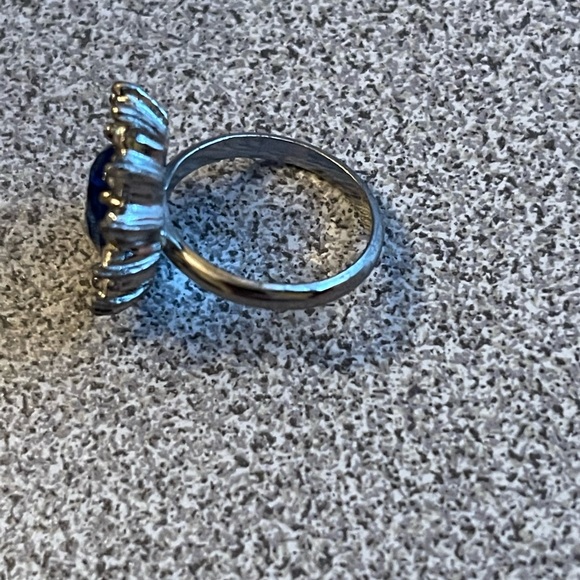 Vintage Blue Glass & Silver Toned Metal Ring Size 6.5 - Picture 7 of 13